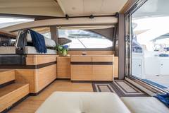 2014 AZIMUT YACHTS 54 Flybridge "NEW HORIZONS" photo 9