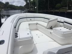 2015 INTREPID POWERBOATS INC. 375 Center Console "375 CENTER CONSOLE" photo 7