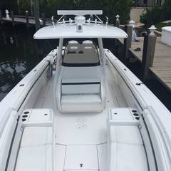 2015 INTREPID POWERBOATS INC. 375 Center Console "375 CENTER CONSOLE" photo 9