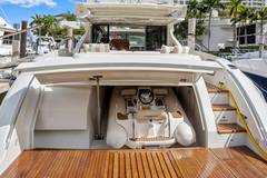 2009 AZIMUT YACHTS 68S "BLIND SQUIRREL" photo 3