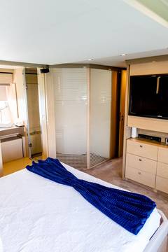 2013 FERRETTI YACHTS "FERRETTI 720" photo 4