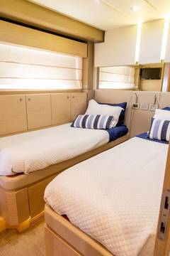 2013 FERRETTI YACHTS "FERRETTI 720" photo 6