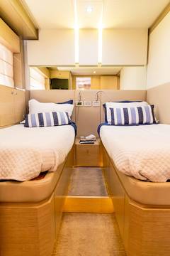 2013 FERRETTI YACHTS "FERRETTI 720" photo 8