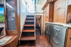 2012 SEA RAY 580 Sundancer "NO SHOES" photo 8