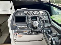 2017 CRUISERS YACHTS 338 Sport Series "SWALLOW" photo 5