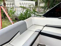 2017 CRUISERS YACHTS 338 Sport Series "SWALLOW" photo 7