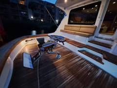 2006 HATTERAS 68 Convertible "MARY ROSE" photo 3