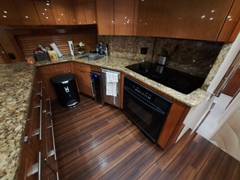 2006 HATTERAS 68 Convertible "MARY ROSE" photo 6