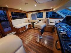 2006 HATTERAS 68 Convertible "MARY ROSE" photo 8