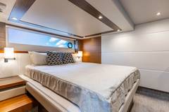 2020 TIARA YACHTS F53 Flybridge "IRISH LADY" photo 3