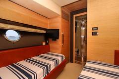 2011 AZIMUT YACHTS 70 "70" photo 9
