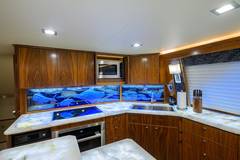 2019 VIKING 92 Enclosed Bridge "CHINA TIME" photo 8