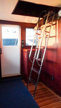 1989 HATTERAS 62 Cockpit Motor Yacht "SUNSET GRILLE" photo 5