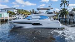 2021 PRESTIGE 520 Flybridge "HAPPY CAY" photo 2