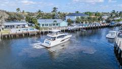 2021 PRESTIGE 520 Flybridge "HAPPY CAY" photo 6