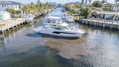 2021 PRESTIGE 520 Flybridge "HAPPY CAY" photo 9
