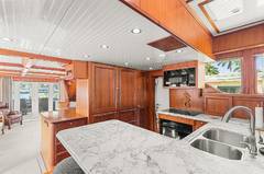 2006 PARAGON MOTOR YACHTS Cockpit Motor Yacht "SEAS TO SEE" photo 6