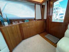 2007 VIKING 52 Convertible "DANIELA" photo 9