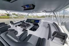 2024 VIKING 72 Convertible "LADY SURFBUM" photo 7