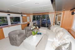 2027 JOHNSON Open Flybridge with Hydraulic Platform "JOHNSON 93 OPEN BRIDGE" photo 7