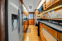 1986 WESTPORT/CHRISTENSEN Cockpit Motor Yacht "SERENITY" photo 6