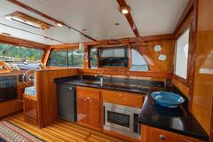 2019 LOWELL BROTHERS Flybridge "NORUMBEGA" photo 4