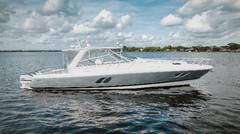 2018 INTREPID 475 Sport Yacht "-" photo 9