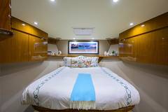 2010 VIKING ENCLOSED FLYBRIDGE "WASABI" photo 9