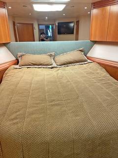 2007 HATTERAS 68 Convertible "HATTERAS 68 CONVERTIBLE" photo 3