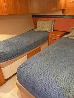 2007 HATTERAS 68 Convertible "HATTERAS 68 CONVERTIBLE" photo 7