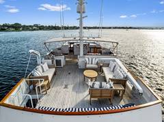 1973 BURGER BOAT COMPANY Raised Pilothouse Motor Yacht "CHANTICLEER" photo 7