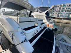 2017 CRUISER YACHTS 390 Express Coupe "LUX LIFE" photo 5