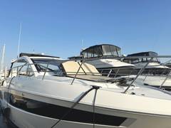 2017 CRUISER YACHTS 390 Express Coupe "LUX LIFE" photo 6