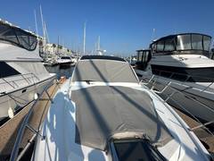 2017 CRUISER YACHTS 390 Express Coupe "LUX LIFE" photo 7