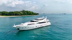 2005 FERRETTI CUSTOM LINE Custom Line 112 "CUSTOM LINE 112" photo 3