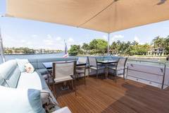 2014 HATTERAS 80 Motor Yacht "RITZ SEA" photo 7