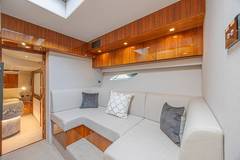 2021 RIVIERA 6000 Sport Yacht Platinum Edition "-" photo 8