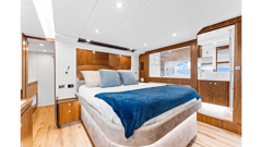 2022 RIVIERA 6000 Sport Yacht "DASH" photo 5