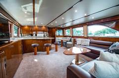 2006 VIKING 74 Convertible "CURIOUS GEORGE" photo 2