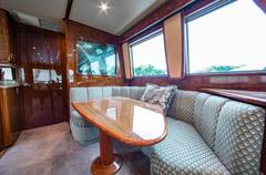 2006 VIKING 74 Convertible "CURIOUS GEORGE" photo 5