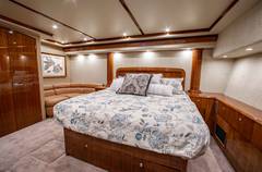 2006 VIKING 74 Convertible "CURIOUS GEORGE" photo 9