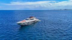 2010 LAZZARA YACHTS LSX 92 "CHAPTER II" photo 9