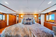 2009 SUNSEEKER 37 Metre Yacht "NATURAL 9" photo 9