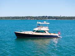 2014 HINCKLEY Talaria 48 Flybridge "BAREFOOT" photo 7
