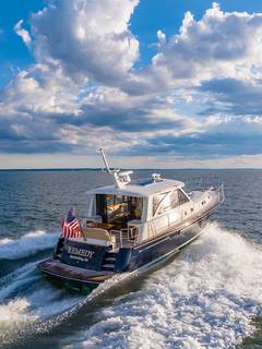 2014 HUNT YACHTS 44 "REMEDY" photo 6