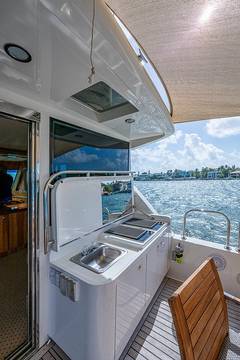 2000 HORIZON MOTOR YACHTS "THE USUAL" photo 9
