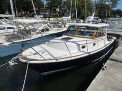 2017 HUNT YACHTS Surfhunter 29 "BEYOND THE SEA" photo 2