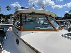 2017 HUNT YACHTS Surfhunter 29 "BEYOND THE SEA" photo 9