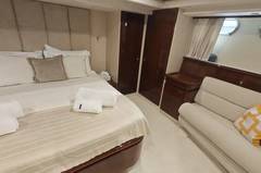 2002 FERRETTI YACHTS 720 "HINXXLVI02" photo 6