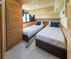 2011 AZIMUT YACHTS 48 Flybridge "PRIME TIME" photo 3